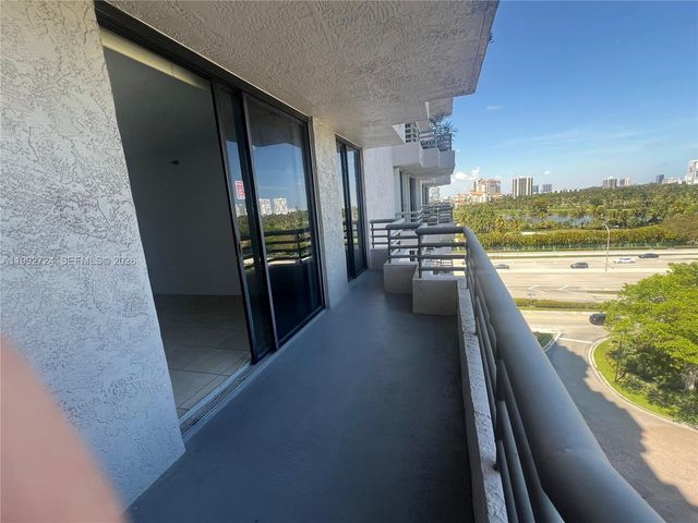 3300 NE 191st St 909, Aventura, FL 33180