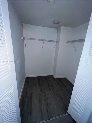 3300 NE 191st St 909, Aventura, FL 33180