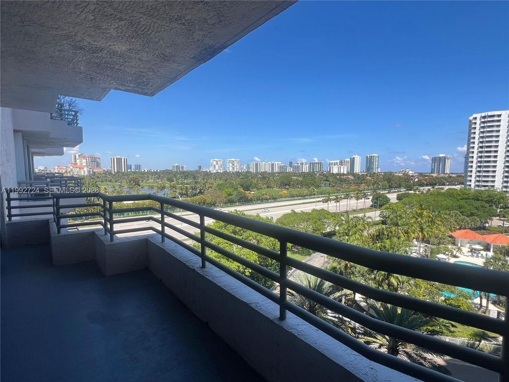 3300 NE 191st St 909, Aventura, FL 33180