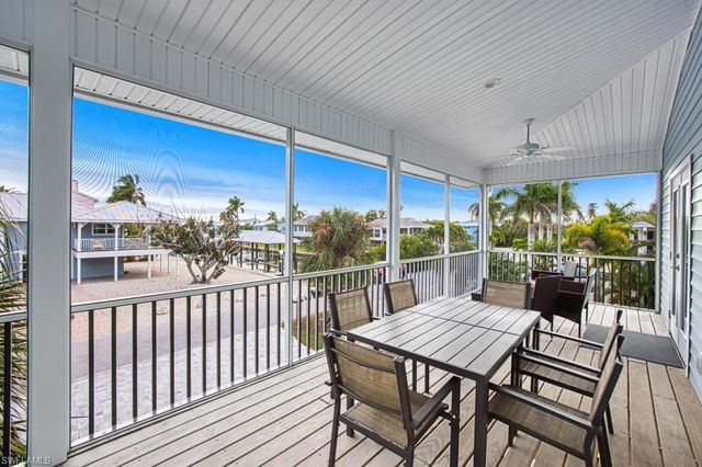 431 Lazy WAY, Fort Myers Beach, FL 33931