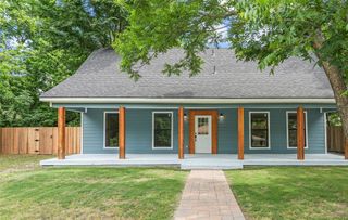 104 W 2nd Street, Waxahachie, TX 75165
