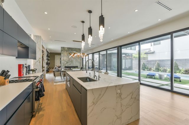 3003 Virginia Street, Houston, TX 77098
