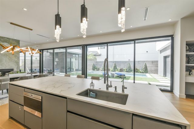 3003 Virginia Street, Houston, TX 77098