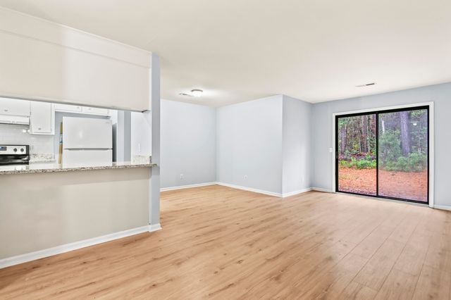 121 Canvasback B, Summerville, SC 29485