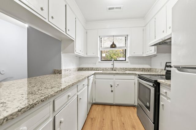 121 Canvasback B, Summerville, SC 29485