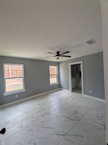 5523 SAN JACINTO Drive 9, Granbury, TX 76048