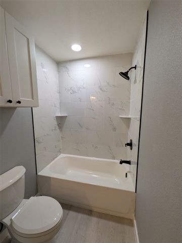 5523 SAN JACINTO Drive 9, Granbury, TX 76048