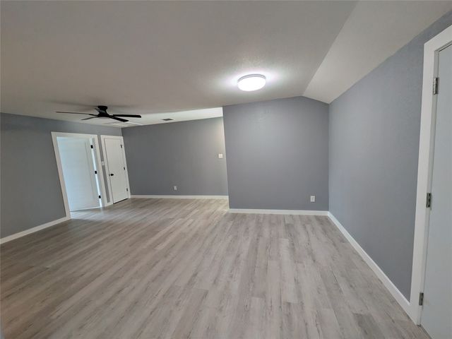 5523 SAN JACINTO Drive 9, Granbury, TX 76048