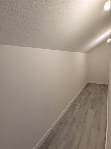 5523 SAN JACINTO Drive 9, Granbury, TX 76048