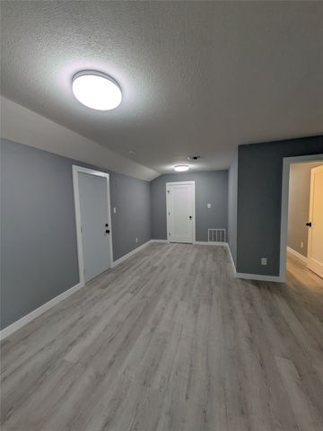 5523 SAN JACINTO Drive 9, Granbury, TX 76048