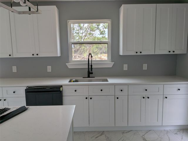 5523 SAN JACINTO Drive 9, Granbury, TX 76048
