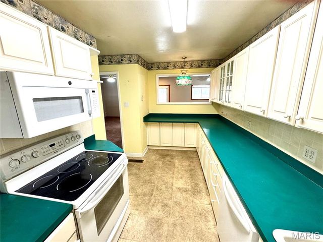 6334 Hurstgreen Lane, Affton, MO 63123