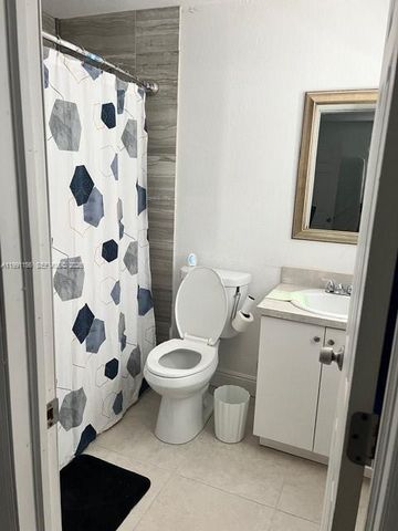 644 SW 1st Ct 644, Hallandale Beach, FL 33009