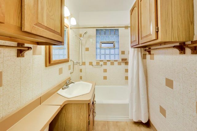 6345 N Nordica Avenue, Chicago, IL 60631