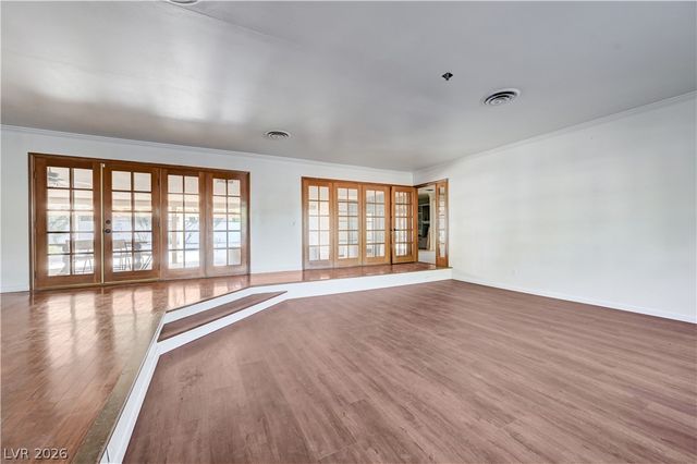 3689 North Rosecrest Circle, Las Vegas, NV 89121