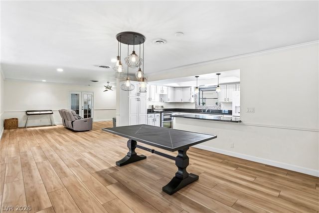 3689 North Rosecrest Circle, Las Vegas, NV 89121