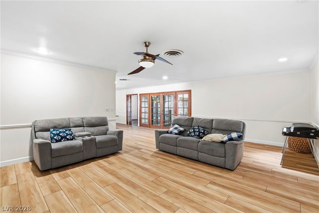 3689 North Rosecrest Circle, Las Vegas, NV 89121