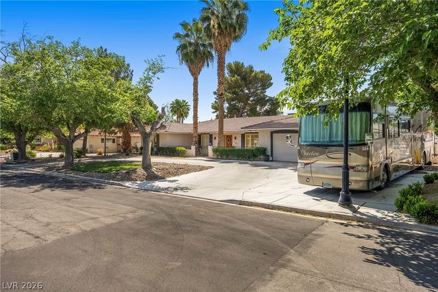 3689 North Rosecrest Circle, Las Vegas, NV 89121