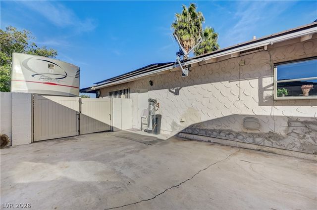 3689 North Rosecrest Circle, Las Vegas, NV 89121