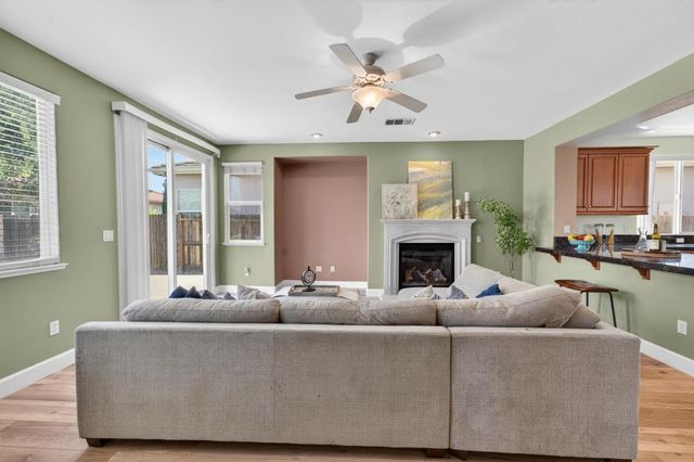 10387 Jillson Way, Elk Grove, CA 95757