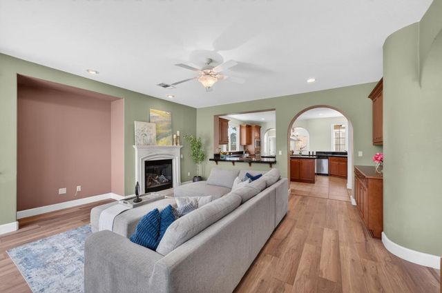 10387 Jillson Way, Elk Grove, CA 95757