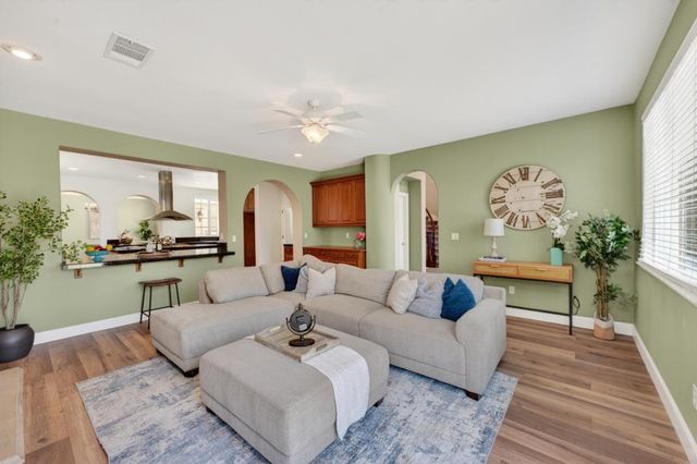 10387 Jillson Way, Elk Grove, CA 95757
