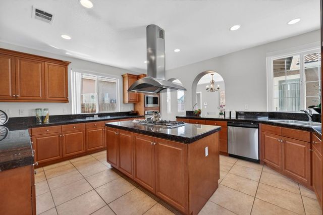 10387 Jillson Way, Elk Grove, CA 95757