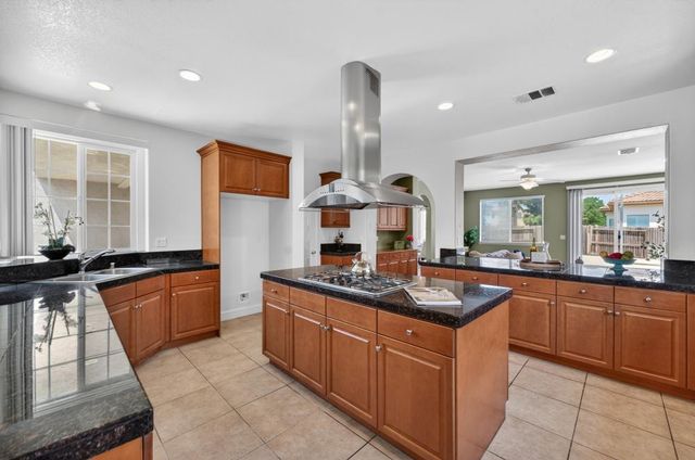 10387 Jillson Way, Elk Grove, CA 95757