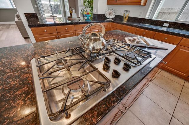 10387 Jillson Way, Elk Grove, CA 95757