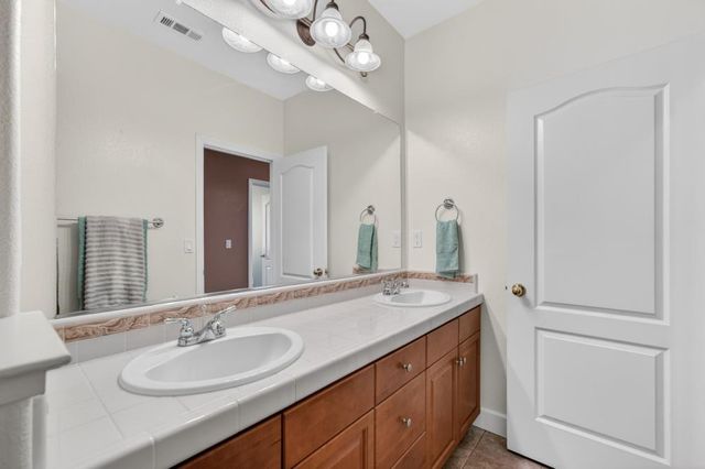 10387 Jillson Way, Elk Grove, CA 95757