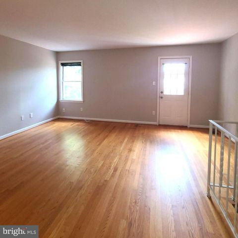 2037 GLEBE RD, Arlington, VA 22204