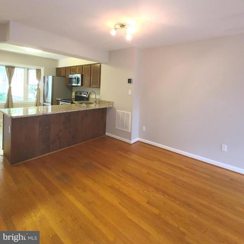 2037 GLEBE RD, Arlington, VA 22204