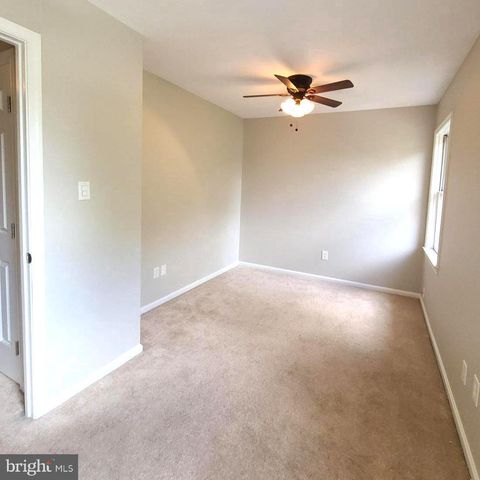 2037 GLEBE RD, Arlington, VA 22204