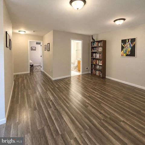 2037 GLEBE RD, Arlington, VA 22204