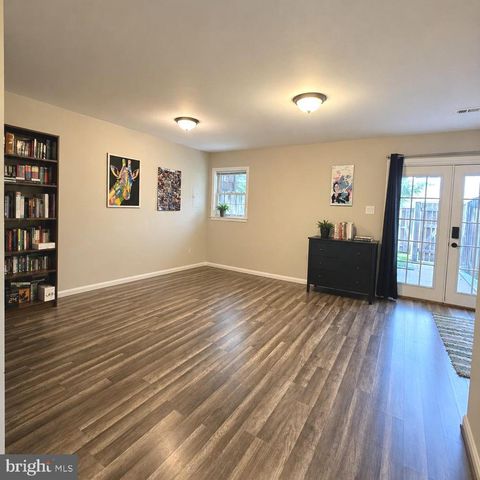 2037 GLEBE RD, Arlington, VA 22204