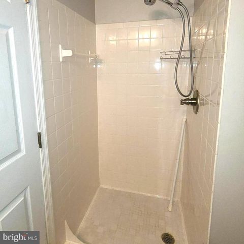 2037 GLEBE RD, Arlington, VA 22204