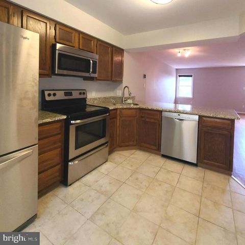 2037 GLEBE RD, Arlington, VA 22204