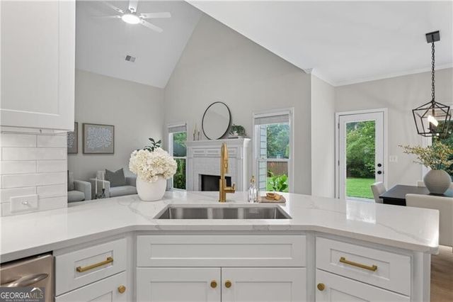 1635 Briers Chute, Alpharetta, GA 30004