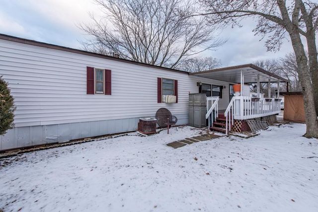 3268 Meadow Drive, Park City, IL 60085