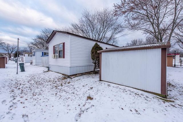 3268 Meadow Drive, Park City, IL 60085