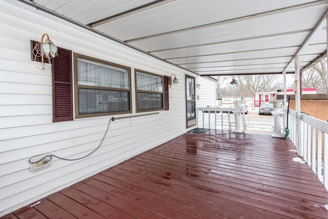 3268 Meadow Drive, Park City, IL 60085