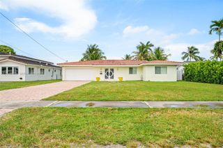 6185 W 10th Avenue, Hialeah, FL 33012