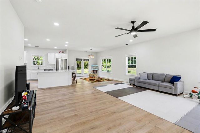 5305 Ridgefall Road, Greensboro, NC 27410