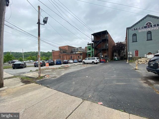 126 E LINCOLN HWY, Coatesville, PA 19320