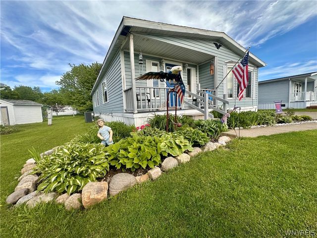 11 Brookridge Drive, Hamburg, NY 14075