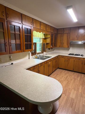 209 Oak Drive, Washington, NC 27889