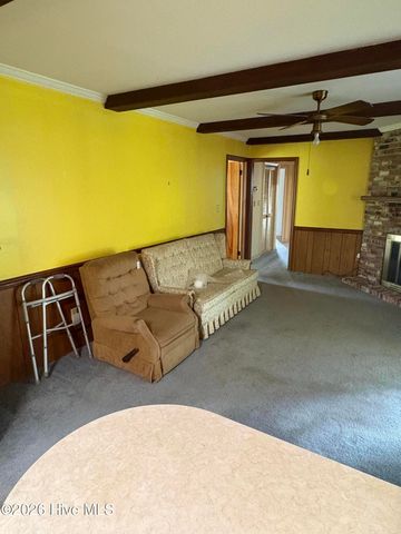 209 Oak Drive, Washington, NC 27889
