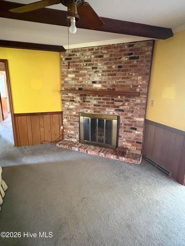209 Oak Drive, Washington, NC 27889