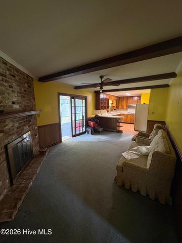 209 Oak Drive, Washington, NC 27889