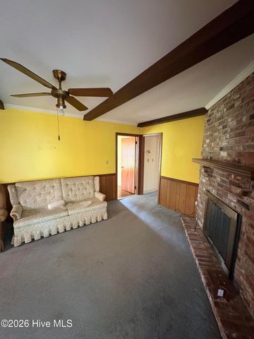 209 Oak Drive, Washington, NC 27889